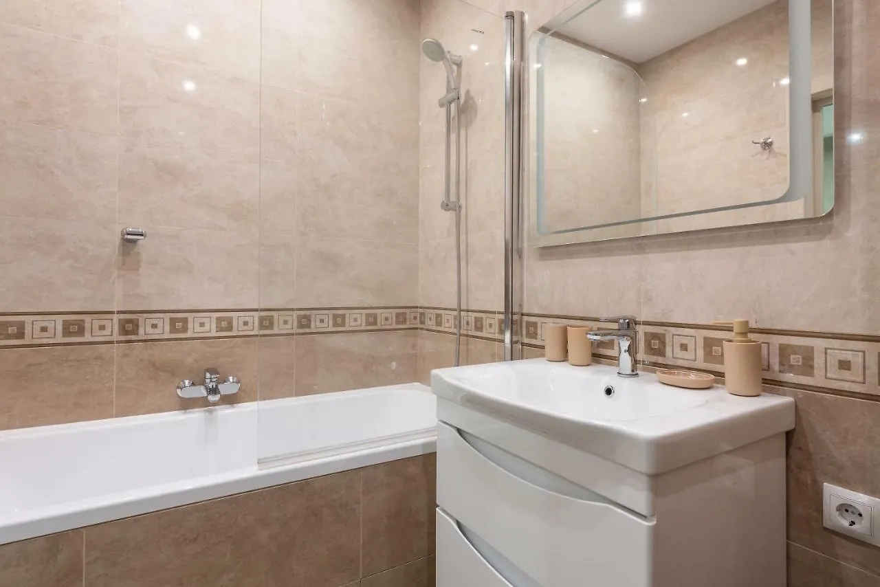 Deluxe Apartment On Belorusskay Street 