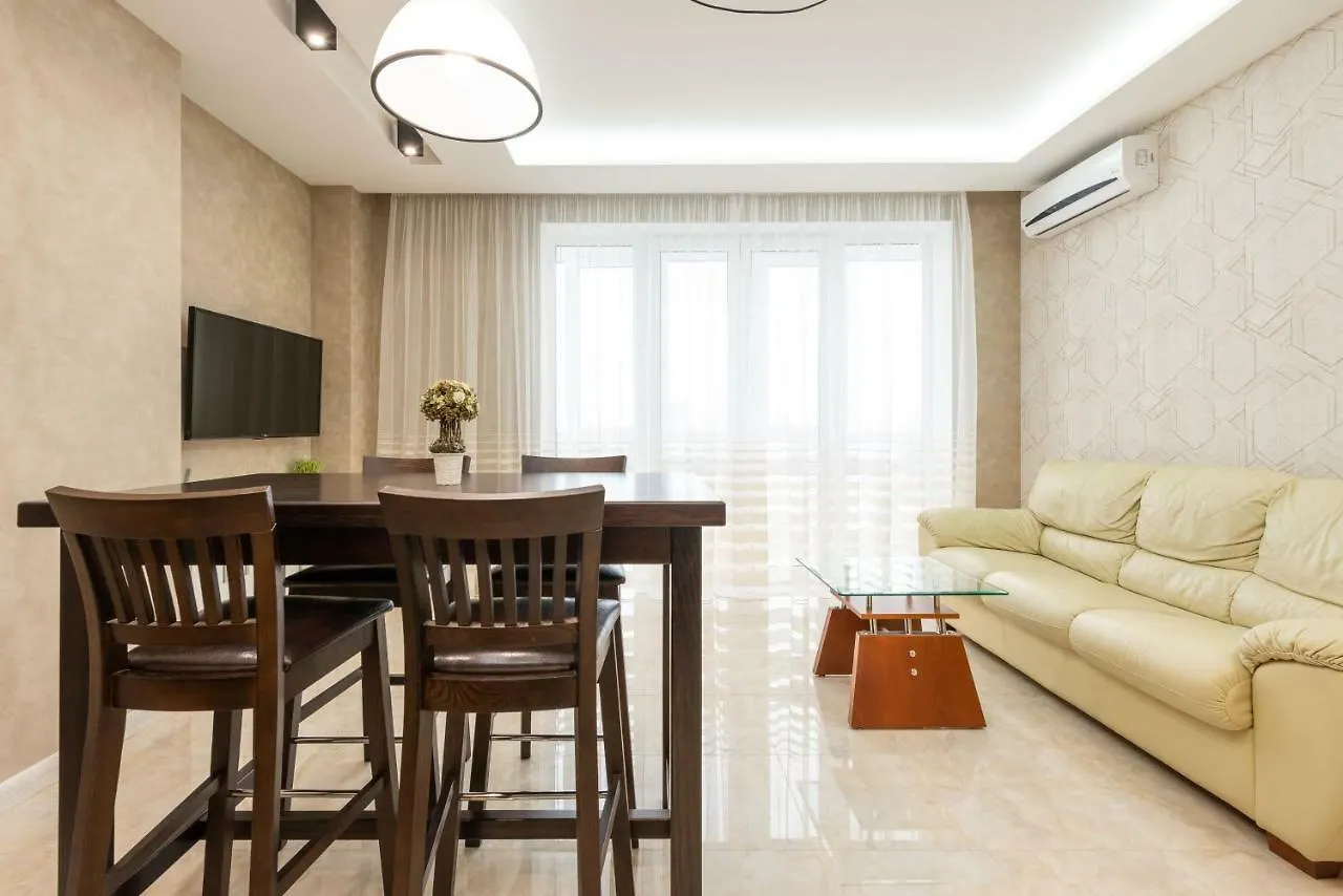 Deluxe Apartment On Belorusskay Street 