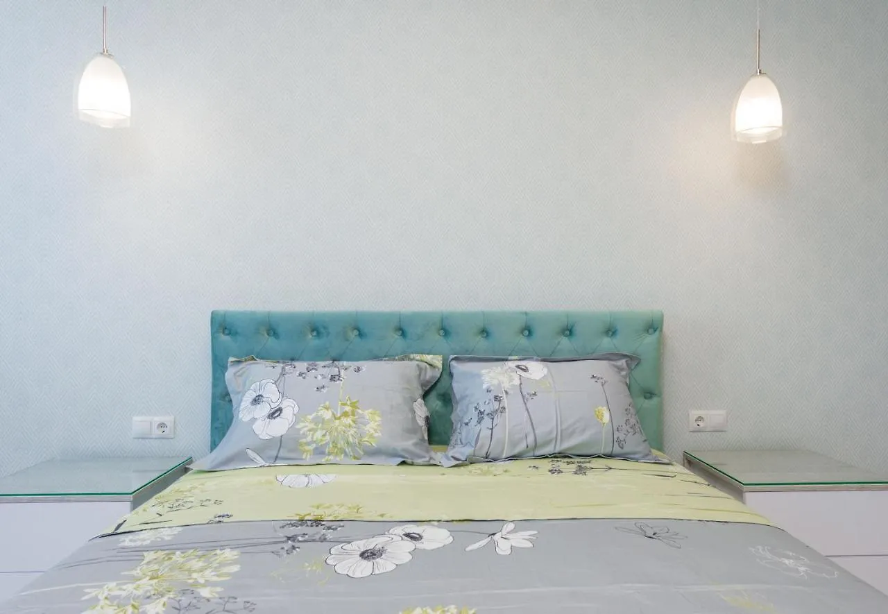 Deluxe Apartment On Belorusskay Street 
